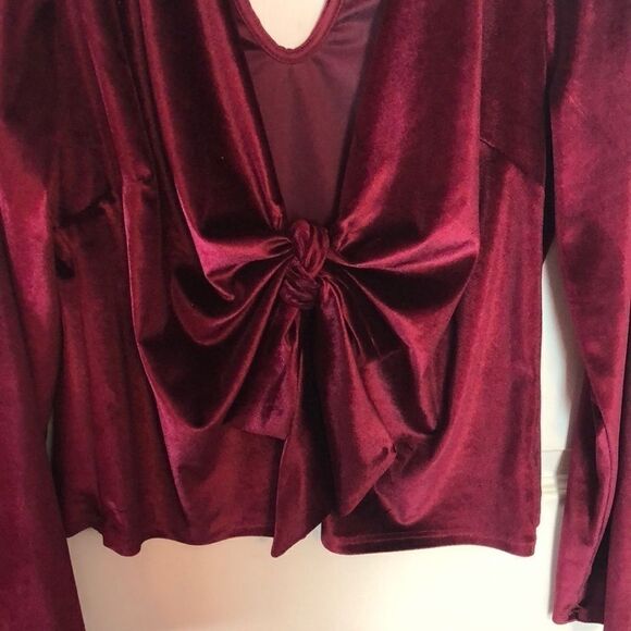 Bebe dk red/maroon velour tie front top sz M - Picture 3 of 6